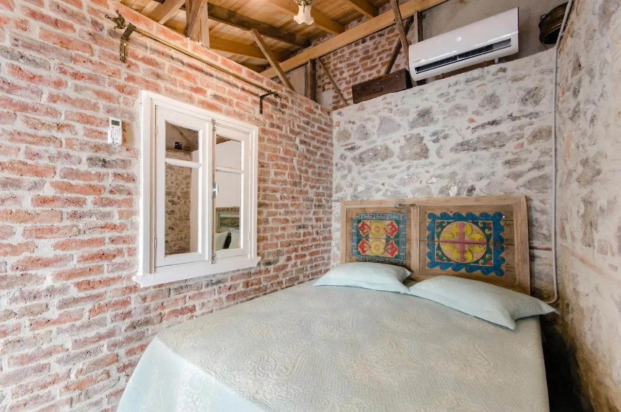 Iconic Stone Houses İzmir Turecko